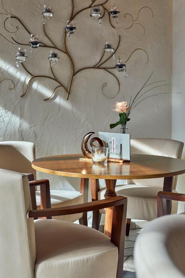 Hotel Table Corvara In Badia Exterior foto